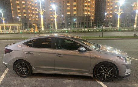 Hyundai Elantra VI рестайлинг, 2019 год, 1 650 000 рублей, 2 фотография