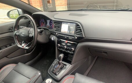 Hyundai Elantra VI рестайлинг, 2019 год, 1 650 000 рублей, 4 фотография