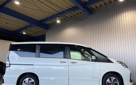 Nissan Serena IV, 2022 год, 1 650 000 рублей, 5 фотография