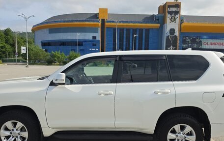 Toyota Land Cruiser Prado 150 рестайлинг 2, 2021 год, 5 650 000 рублей, 6 фотография