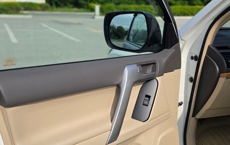 Toyota Land Cruiser Prado 150 рестайлинг 2, 2021 год, 5 650 000 рублей, 27 фотография