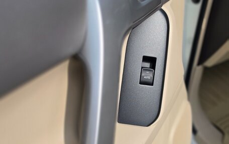 Toyota Land Cruiser Prado 150 рестайлинг 2, 2021 год, 5 650 000 рублей, 28 фотография