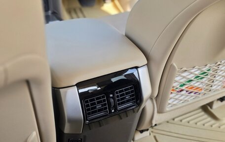 Toyota Land Cruiser Prado 150 рестайлинг 2, 2021 год, 5 650 000 рублей, 25 фотография