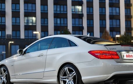 Mercedes-Benz E-Класс, 2010 год, 1 490 000 рублей, 2 фотография
