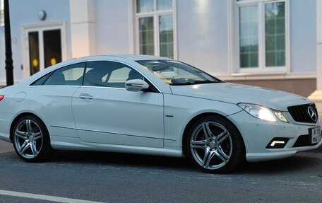 Mercedes-Benz E-Класс, 2010 год, 1 490 000 рублей, 10 фотография