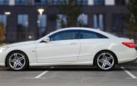 Mercedes-Benz E-Класс, 2010 год, 1 490 000 рублей, 5 фотография