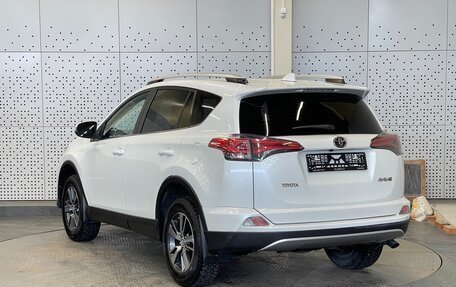 Toyota RAV4, 2018 год, 1 850 000 рублей, 4 фотография