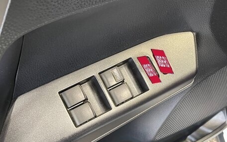 Toyota RAV4, 2018 год, 1 850 000 рублей, 13 фотография