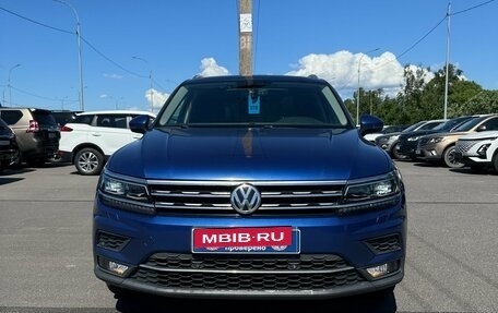 Volkswagen Tiguan II, 2018 год, 2 340 000 рублей, 2 фотография