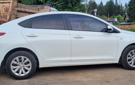 Hyundai Solaris II рестайлинг, 2017 год, 970 000 рублей, 2 фотография