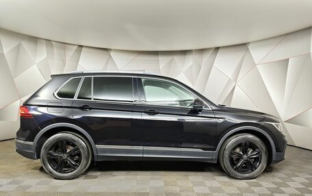 Volkswagen Tiguan II, 2022 год, 2 745 000 рублей, 6 фотография