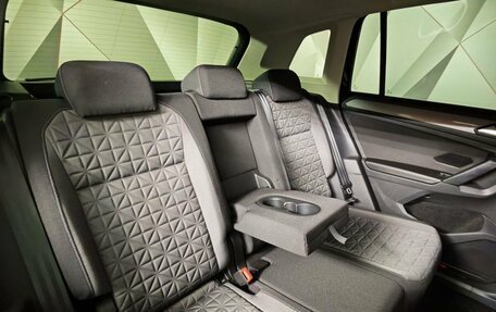 Volkswagen Tiguan II, 2022 год, 2 745 000 рублей, 17 фотография