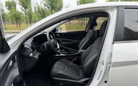 Hyundai Elantra, 2024 год, 1 400 000 рублей, 5 фотография