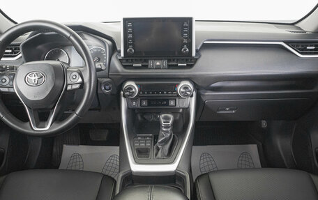 Toyota RAV4, 2019 год, 2 939 000 рублей, 14 фотография