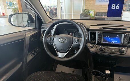 Toyota RAV4, 2018 год, 2 749 900 рублей, 14 фотография