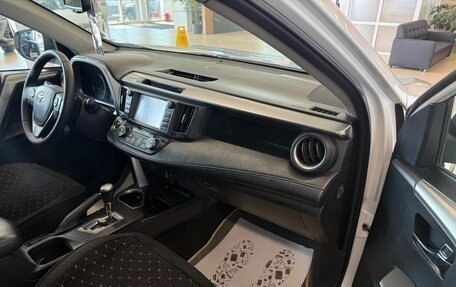 Toyota RAV4, 2018 год, 2 749 900 рублей, 12 фотография