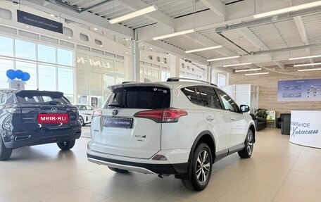Toyota RAV4, 2018 год, 2 749 900 рублей, 6 фотография