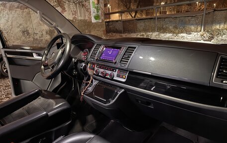 Volkswagen Multivan T6 рестайлинг, 2018 год, 3 580 000 рублей, 4 фотография