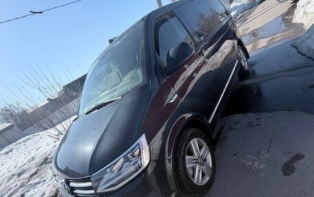 Volkswagen Multivan T6 рестайлинг, 2018 год, 3 580 000 рублей, 2 фотография