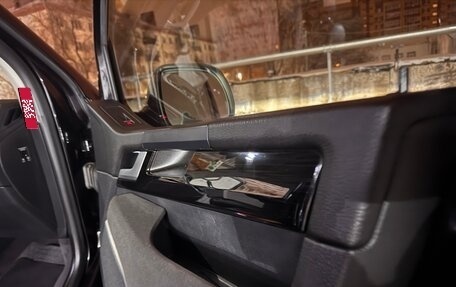 Volkswagen Multivan T6 рестайлинг, 2018 год, 3 580 000 рублей, 5 фотография