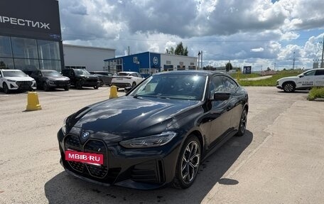 BMW i4, 2022 год, 2 400 000 рублей, 5 фотография