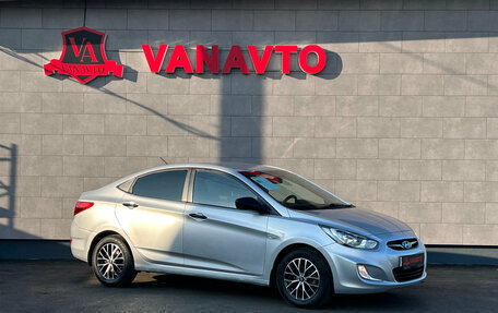 Hyundai Solaris II рестайлинг, 2012 год, 820 000 рублей, 3 фотография