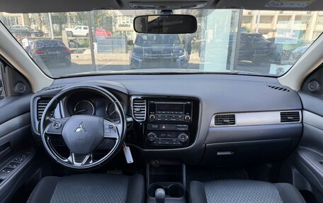Mitsubishi Outlander III рестайлинг 3, 2015 год, 1 550 000 рублей, 11 фотография
