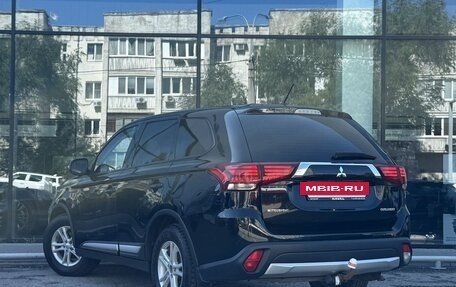 Mitsubishi Outlander III рестайлинг 3, 2015 год, 1 550 000 рублей, 7 фотография