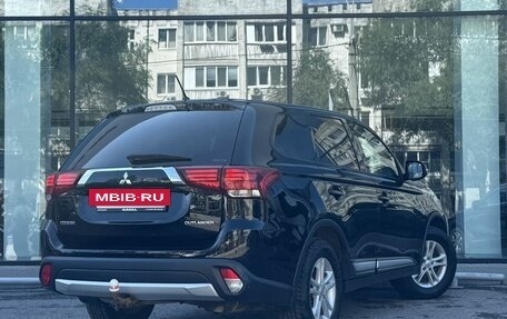 Mitsubishi Outlander III рестайлинг 3, 2015 год, 1 550 000 рублей, 5 фотография