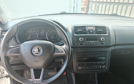 Skoda Fabia II, 2014 год, 900 000 рублей, 4 фотография