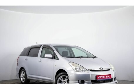 Toyota Wish II, 2005 год, 679 000 рублей, 1 фотография