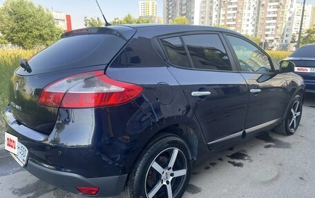Renault Megane III, 2013 год, 800 000 рублей, 2 фотография