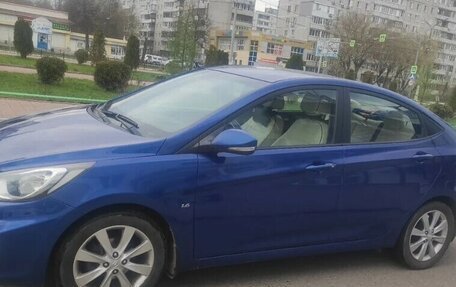 Hyundai Solaris II рестайлинг, 2013 год, 720 000 рублей, 4 фотография
