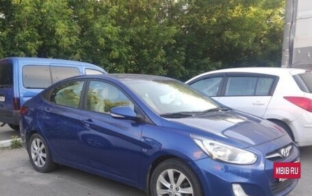 Hyundai Solaris II рестайлинг, 2013 год, 720 000 рублей, 2 фотография