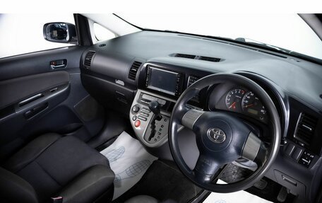 Toyota Wish II, 2005 год, 679 000 рублей, 7 фотография