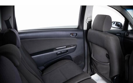 Toyota Wish II, 2005 год, 679 000 рублей, 8 фотография