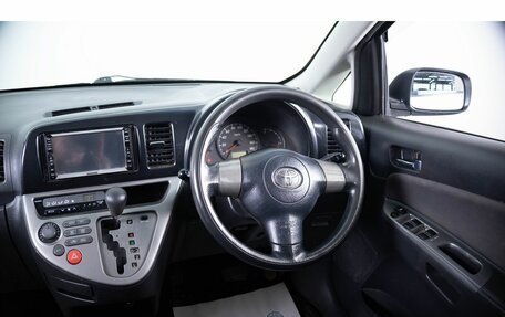 Toyota Wish II, 2005 год, 679 000 рублей, 13 фотография