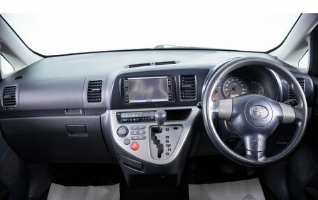 Toyota Wish II, 2005 год, 679 000 рублей, 12 фотография