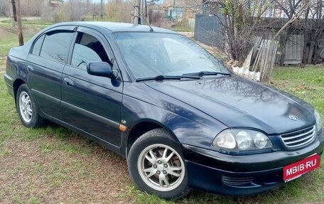 Toyota Avensis III рестайлинг, 2000 год, 380 000 рублей, 1 фотография