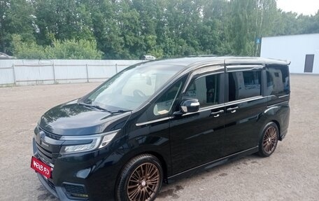Honda Stepwgn IV, 2017 год, 1 870 000 рублей, 1 фотография
