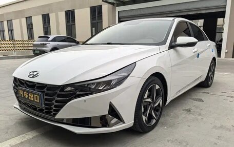 Hyundai Elantra, 2023 год, 1 350 000 рублей, 2 фотография