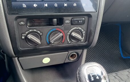 Toyota Avensis III рестайлинг, 2000 год, 380 000 рублей, 6 фотография