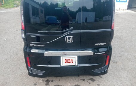 Honda Stepwgn IV, 2017 год, 1 870 000 рублей, 4 фотография