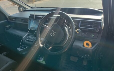 Honda Stepwgn IV, 2017 год, 1 870 000 рублей, 10 фотография