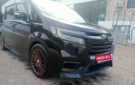 Honda Stepwgn IV, 2017 год, 1 870 000 рублей, 9 фотография