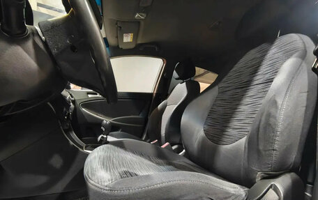 Hyundai Solaris II рестайлинг, 2016 год, 695 000 рублей, 13 фотография