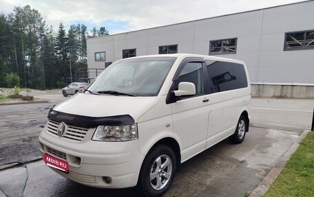 Volkswagen Transporter T5 рестайлинг, 2005 год, 1 200 000 рублей, 1 фотография