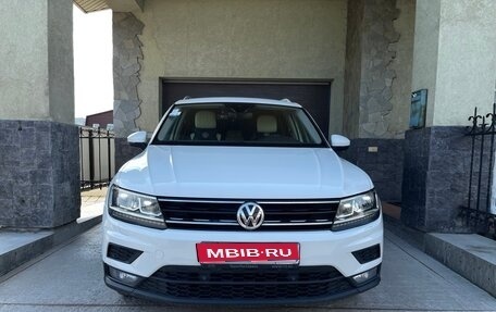Volkswagen Tiguan II, 2019 год, 1 800 000 рублей, 1 фотография