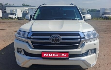 Toyota Land Cruiser 200, 2017 год, 5 800 000 рублей, 1 фотография