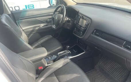 Mitsubishi Outlander III рестайлинг 3, 2017 год, 1 455 000 рублей, 11 фотография